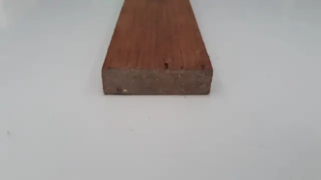 Sarrafo de madeira com 7 cm